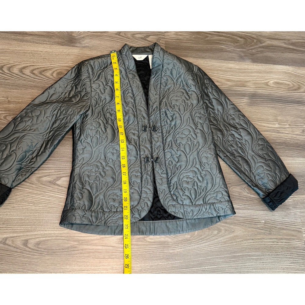 J. Jill Vintage Gray Silk Quilted Asian Frog Button Jacket Women's Size XS - Picture 5 of 7